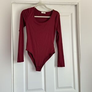 Entro Size Small Solid Burgundy Wine Crew Neck Long Sleeve Bodysuit